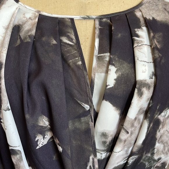 H &M bubble front dress - Picture 2 of 7